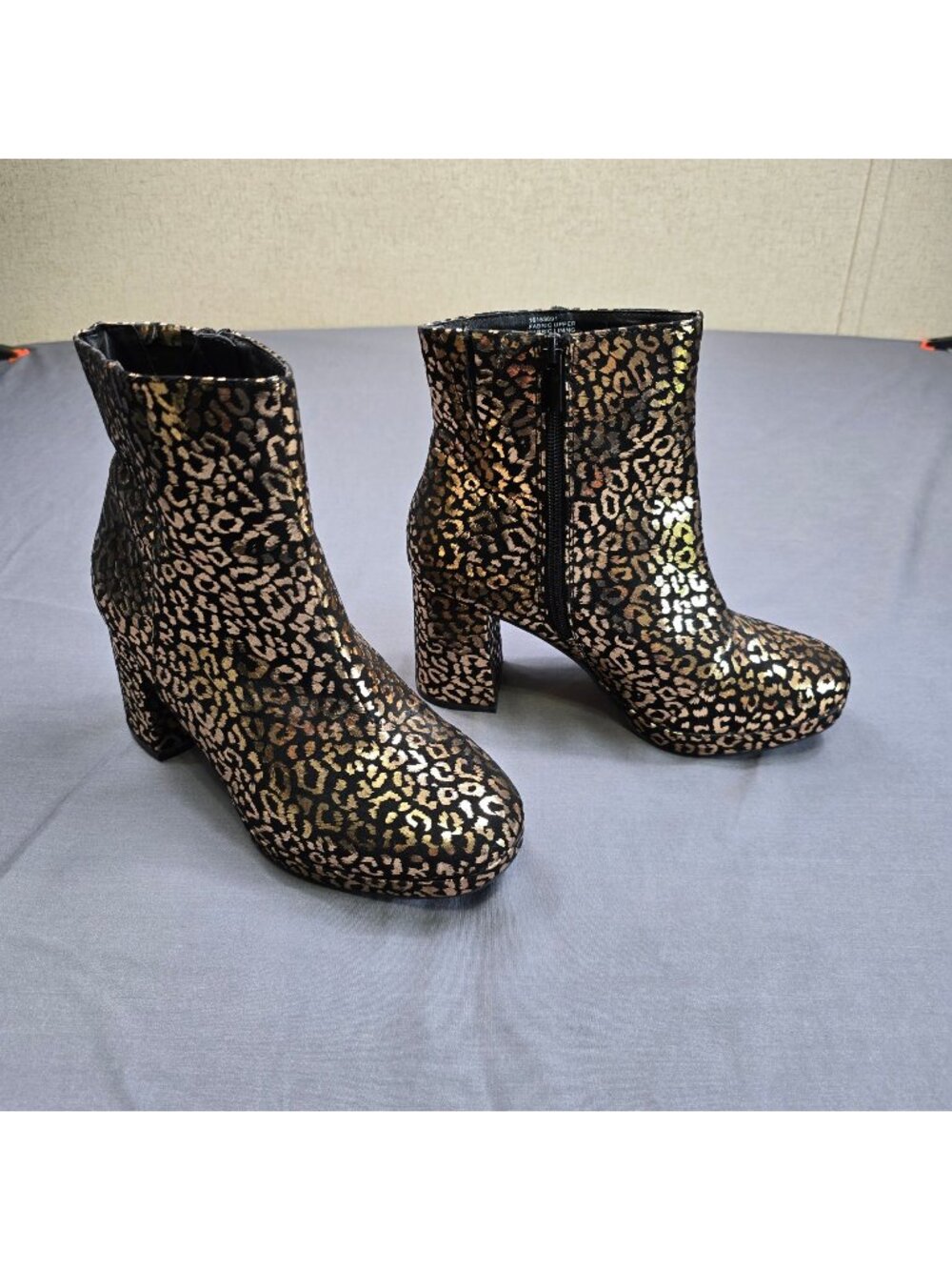 NEW Torrid 8WW Block Heel Leopard Print Ankle Boots Gold/Black
